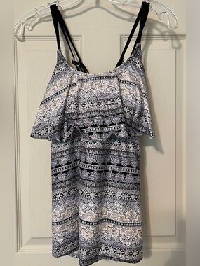 Ambrielle Curve Paisley Ruffle Tank